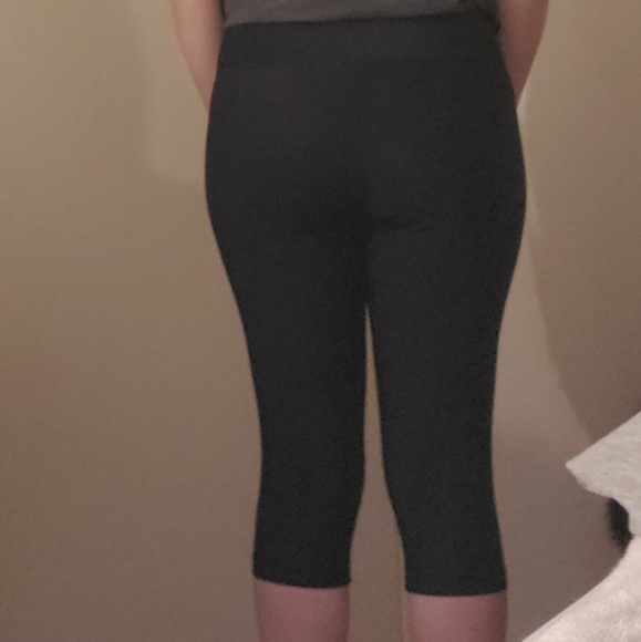 Under Armour | Crop Leggings - Picture 4 of 6